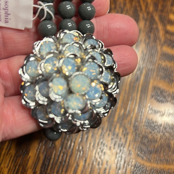Lia Sophia Bracelet Nordica Crystal Flower Three Strand Grey Resin Bead NWT - Picture 5 of 6